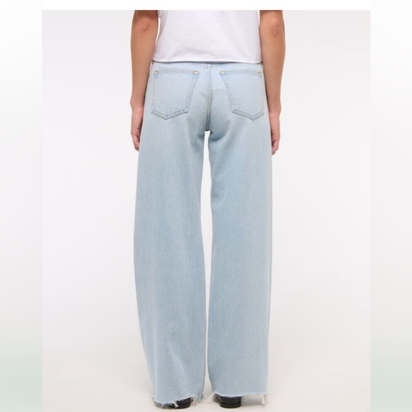 NWT Abercrombie & Fitch Low Rise Ultra Loose Jean size 33L Light Destroy Hem - Picture 2 of 12